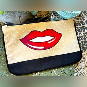 NWOT Ipsy makeup bag lips